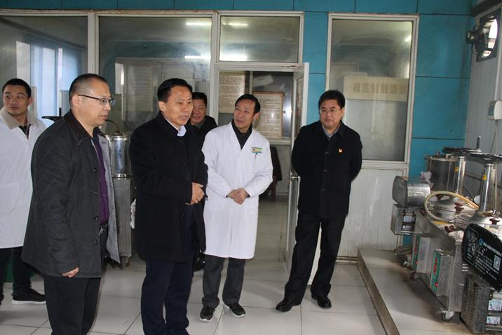 南阳市中医药发展局局长刘玉斌 副局长张长河调研宛城区中医药发展