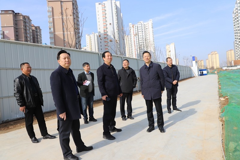 南阳市卫健委党组书记、主任闫广州一行调研南阳市口腔医院新址