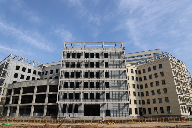 南阳市卫健委党组书记、主任闫广州一行调研南阳市口腔医院新址