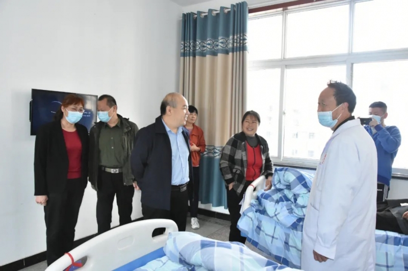 九九重阳节浓浓敬老情镇平县副县长马静看望慰问老年人