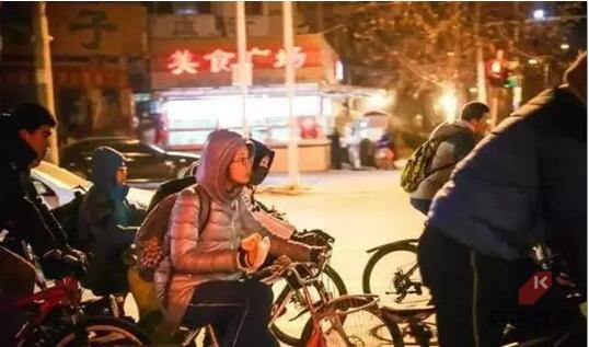 南阳圣玛|为爱发声 寒冷冬日请为孩子们礼让斑马线