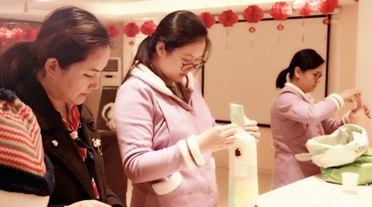 专家扫盲：新生宝宝“吓人”的正常现象 孕妈沙龙·DIY糖果枕头 