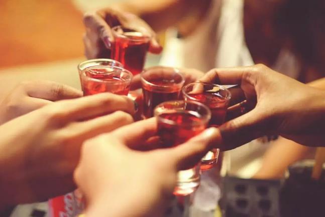 喝醉了如何能快速解酒？喝浓茶解酒靠谱吗？