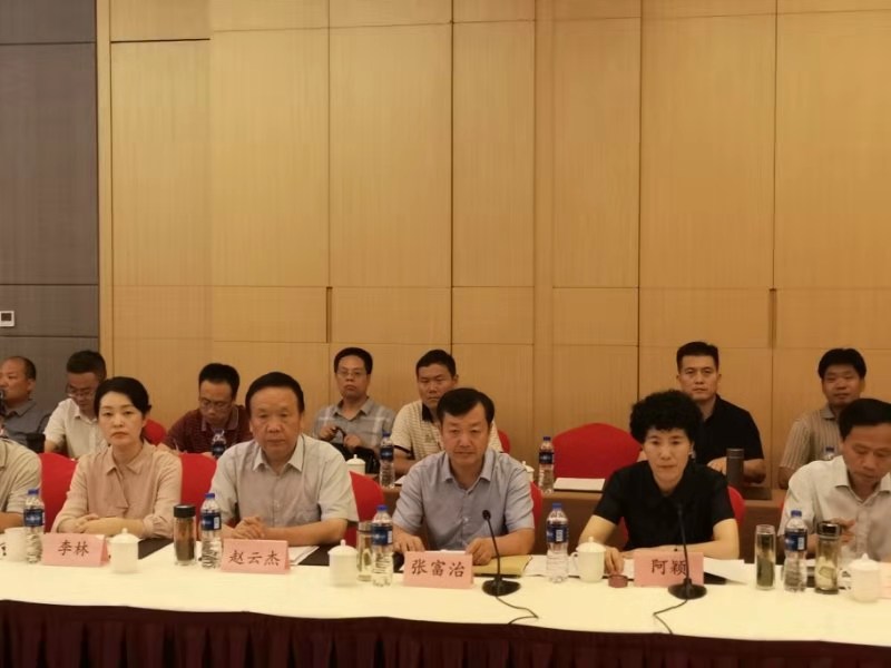 世界客属总商会考察南阳中医药健康产业，携手打造张仲景健康城