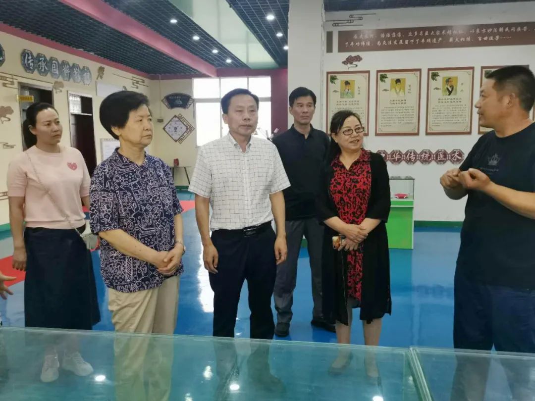 南阳市政协副主席宋蕙调研艾草产业