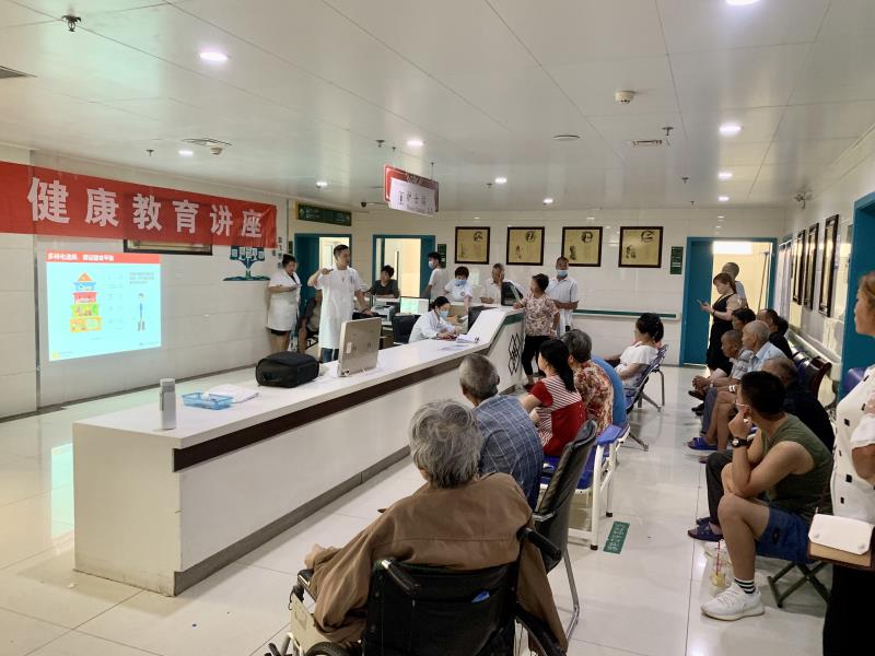 新野：聆听！护士站里宣教忙