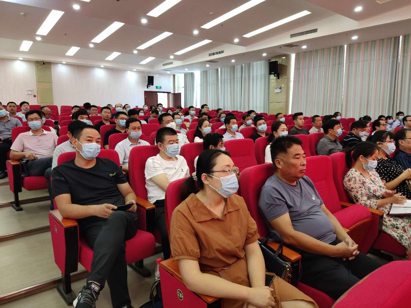 价值1000万！河南九州通医药有限公司向南阳市捐赠爱心药品支持健康扶贫