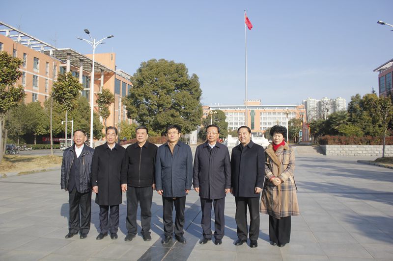 传承发展仲景文化 聚力建设中医药强市——国家中医药局局长于文明调研南阳中医药工作