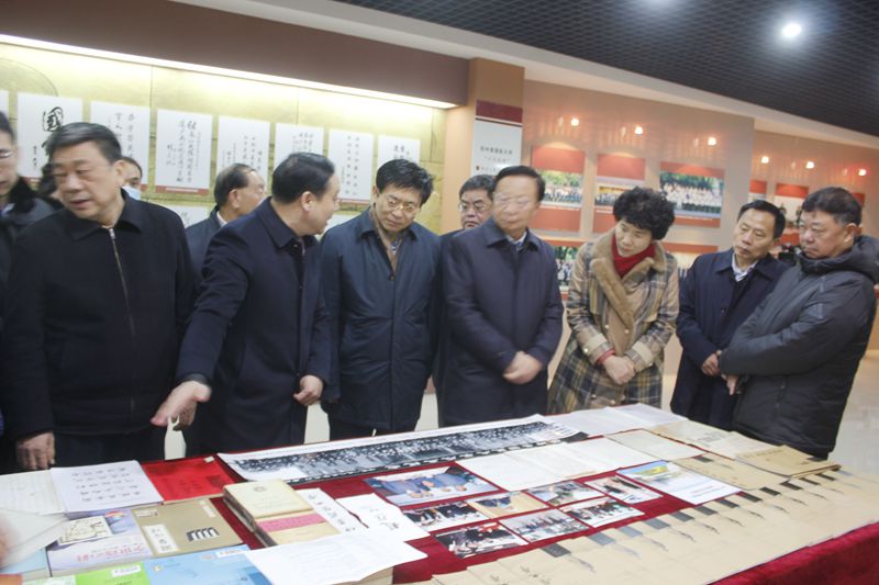 传承发展仲景文化 聚力建设中医药强市——国家中医药局局长于文明调研南阳中医药工作