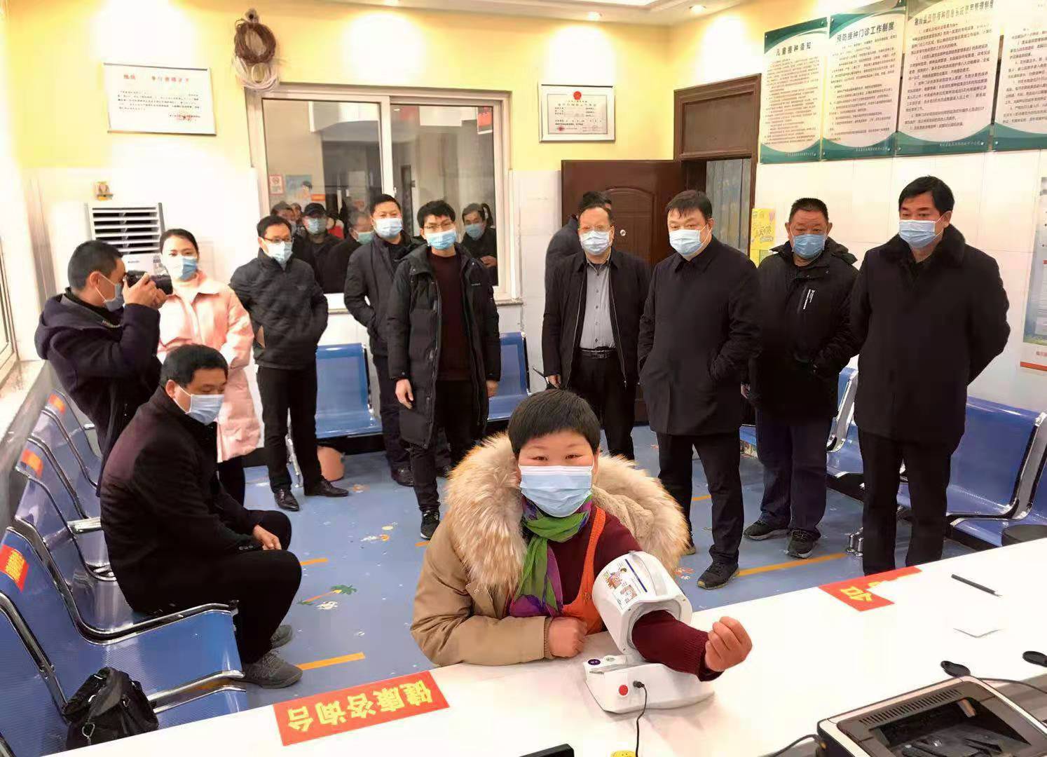 淅川新冠病毒疫苗第一针在疾控中心顺利接种