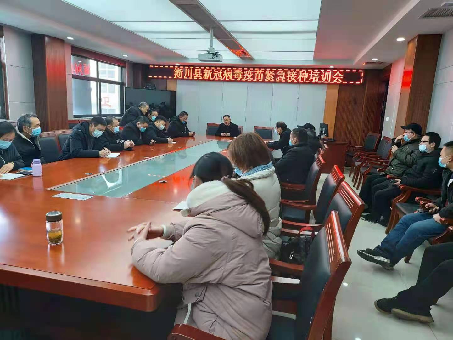 淅川新冠病毒疫苗第一针在疾控中心顺利接种