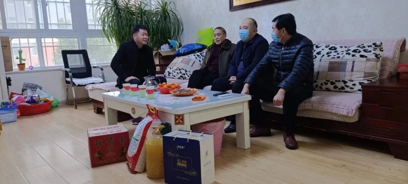 春节慰问送温暖 党政关爱进万家——镇平县卫健委开展迎新春慰问老干部活动