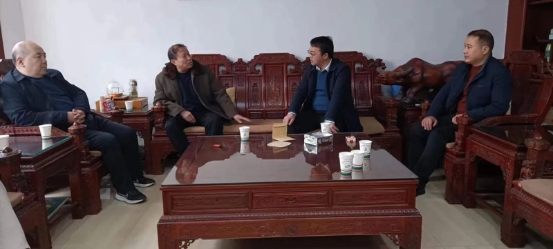 春节慰问送温暖 党政关爱进万家——镇平县卫健委开展迎新春慰问老干部活动
