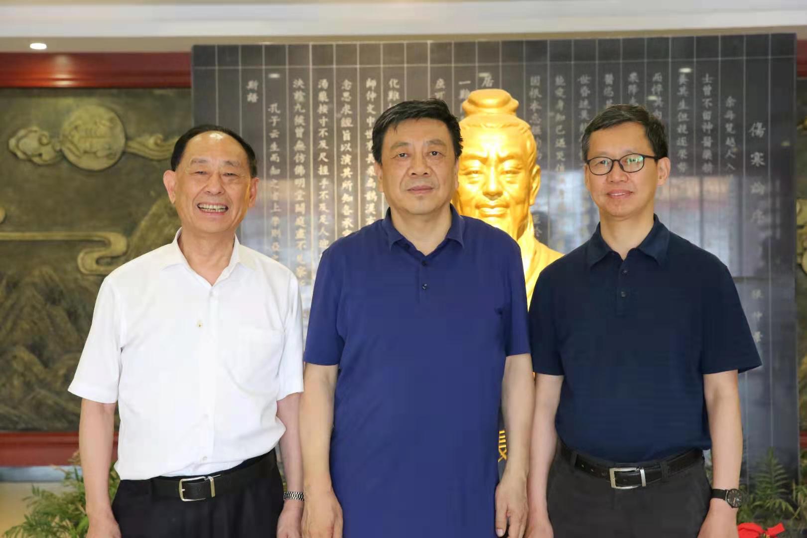 国医大师唐祖宣受邀出席献礼建党100周年暨中医药亮剑人物   ——国医大师唐祖宣工作室落户上海中医药大学博鳌超级医院高峰论坛