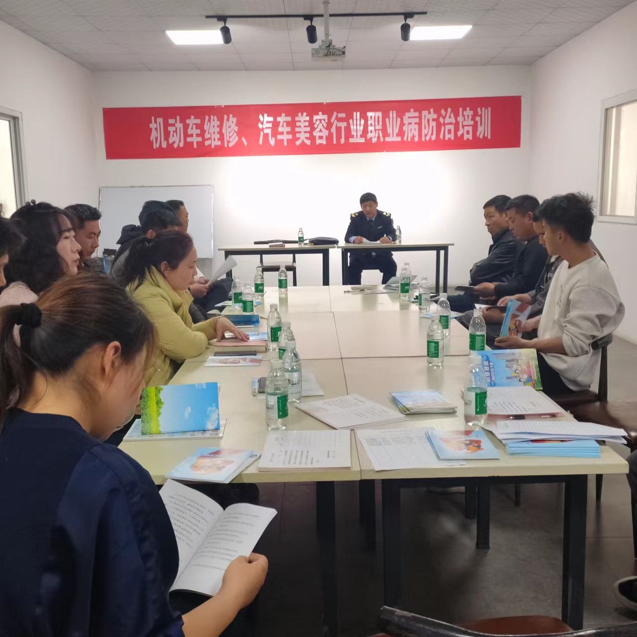 方城：“你的健康我做主”系列报道（二）——做实优化营商环境卫健功课—— 强化职业病预防法规普及 提高劳动者自我防护意识 方城组织开展职业卫生专题培训进企业活动