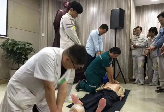 共享安全生产，精准服务企业——内乡县王店镇卫生院家庭医生签约活动助力企业健康