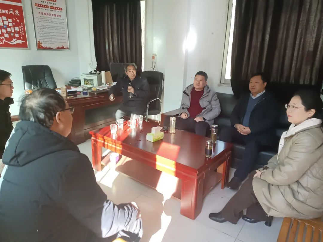 南阳医专二附院院长乔泽强一行赴定点帮扶村走访慰问