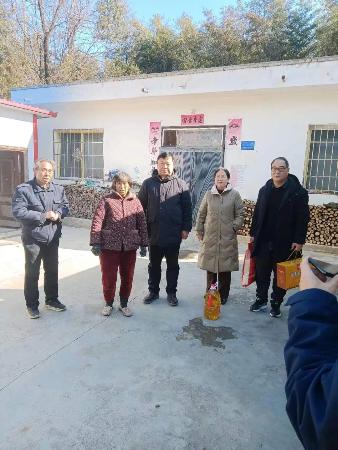南阳医专二附院院长乔泽强一行赴定点帮扶村走访慰问