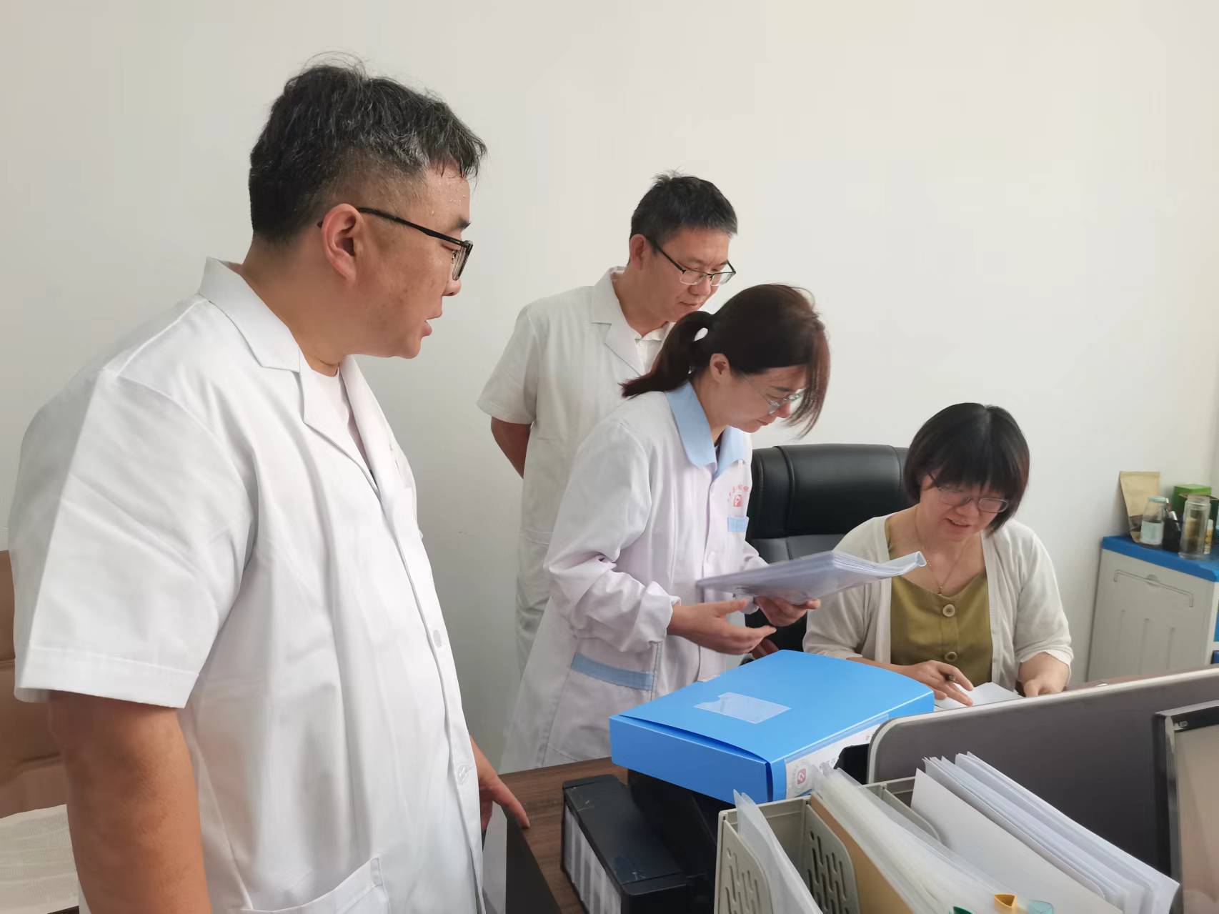 内乡县妇幼保健院迎接医疗机构执业和母婴保健技术服务许可证现场校验评审