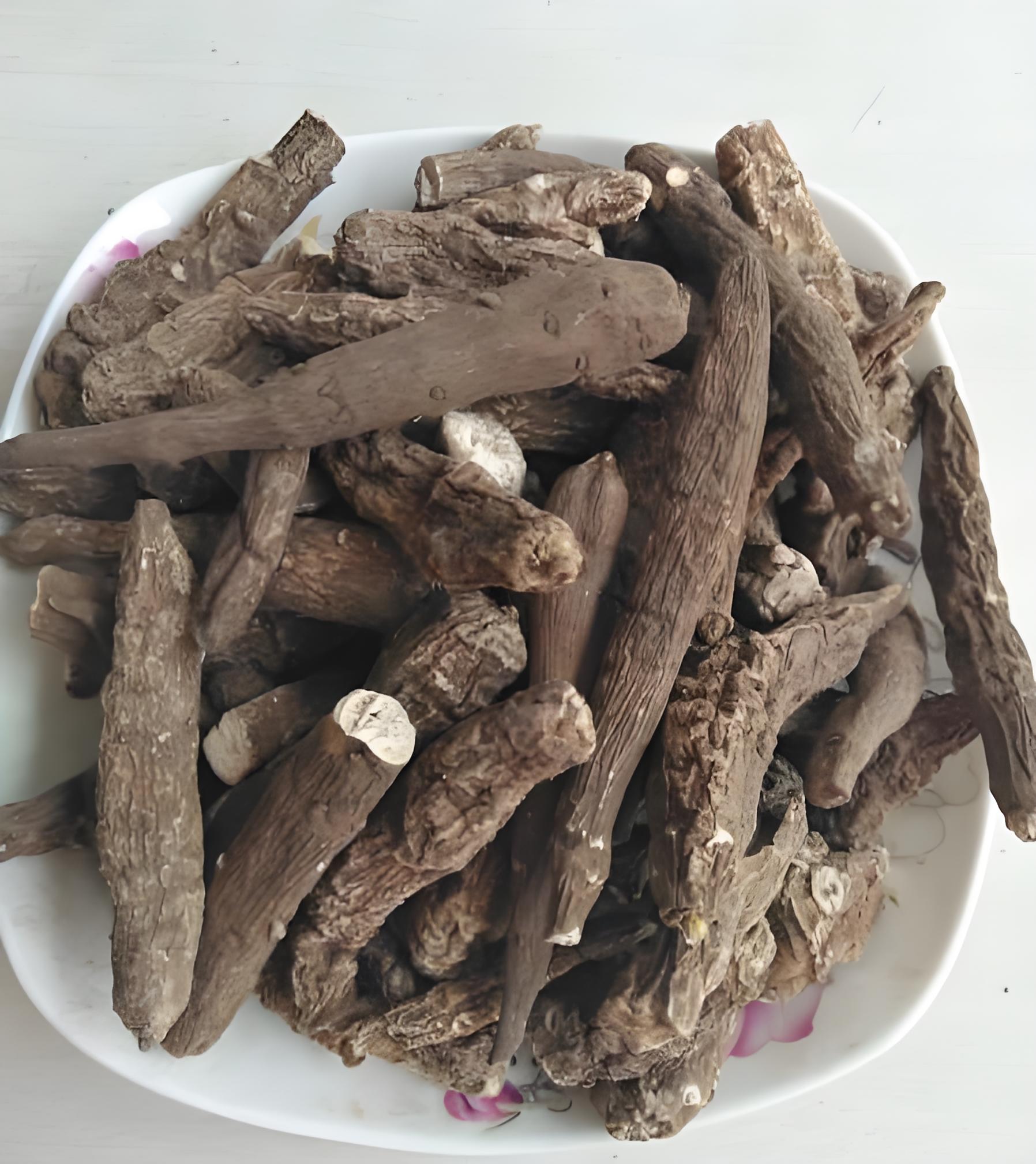 雪上一枝蒿：祛风湿，活血止痛