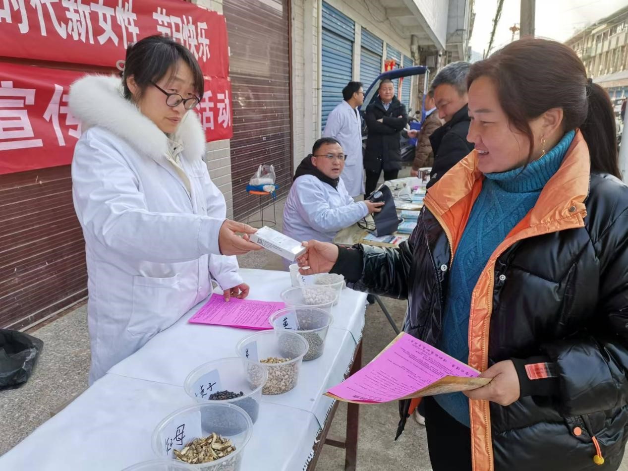 学习巾帼英杰，争做时代新女性——内乡县桃溪镇卫生院组织开展三八妇女节系列活动