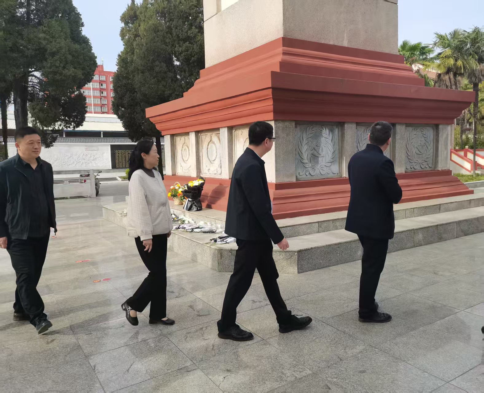 内乡县妇幼保健院开展清明祭英烈主题活动