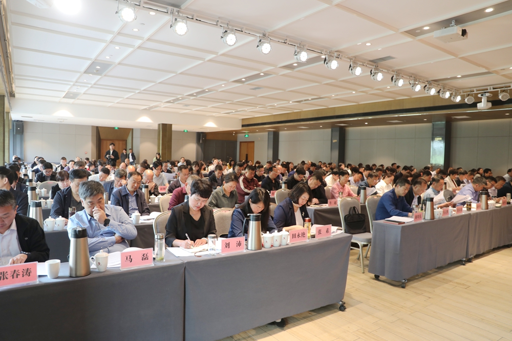 忠诚担当　砥砺前行——南阳市召开２０２５年全市疾控、行政审批工作会议