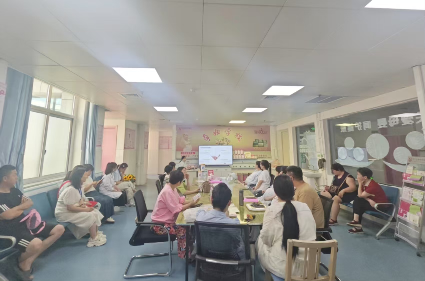 内乡县妇幼保健院开展母乳喂养宣传活动 :传递科学育儿理念与孕期温情