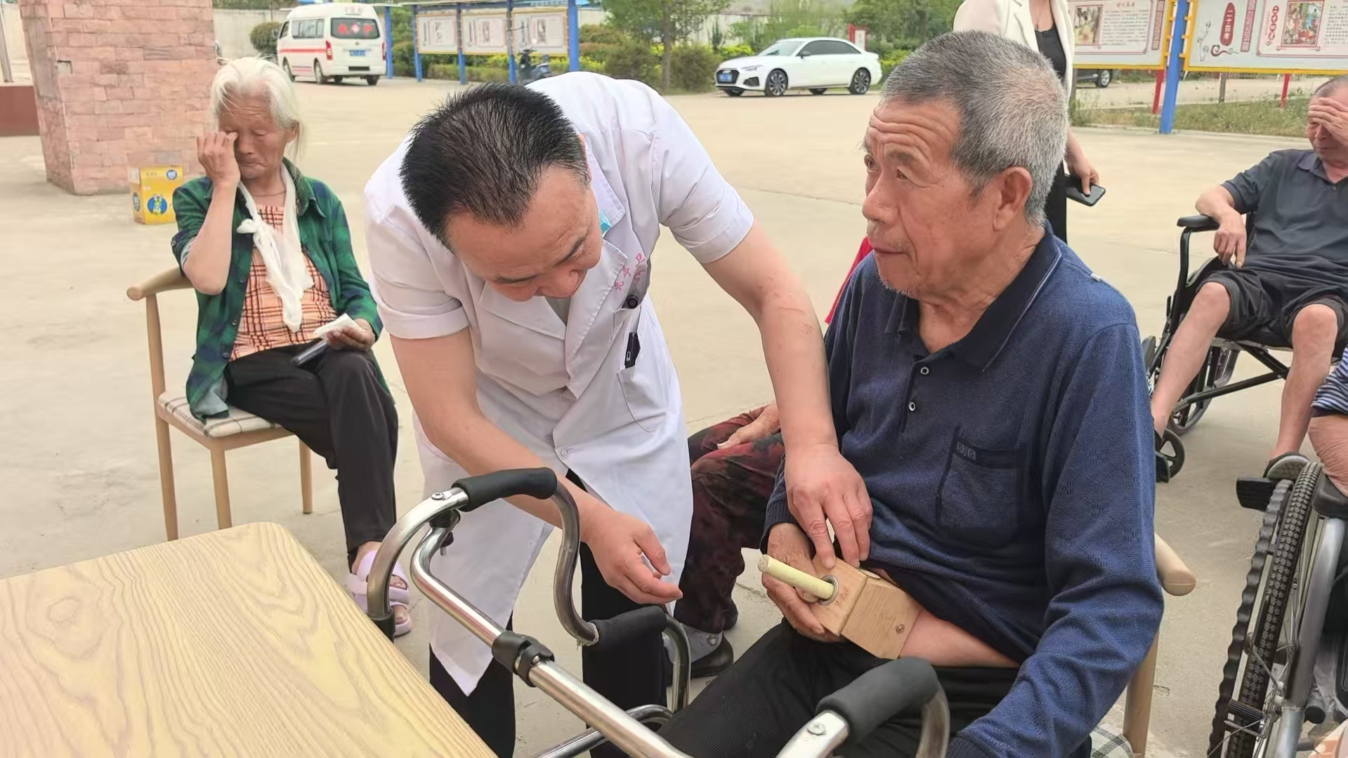 【中医药文化夜市】内乡县瓦亭镇卫生院开展中医药科普知识宣传暨义诊活动