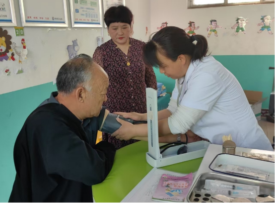爱洒银龄映初心 健康护航显担当——夏馆镇卫生院开展退休老干部免费健康体检活动